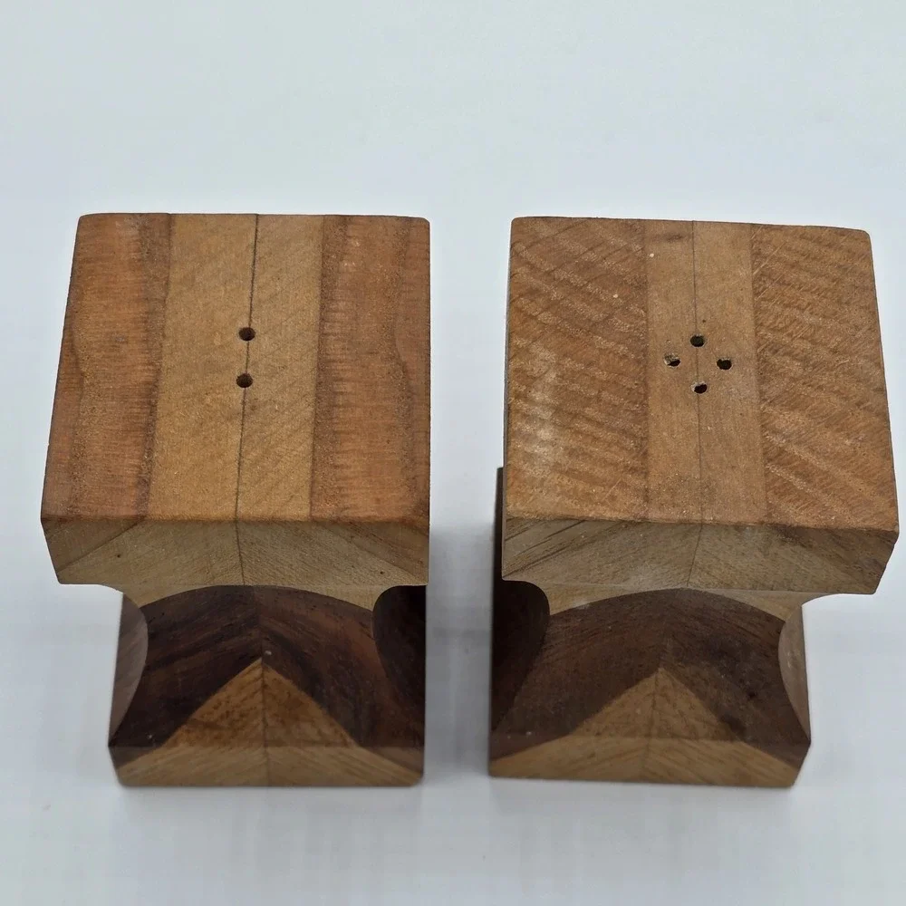 Vtg Wooden Salt &‎ Pepper Shakers MCM Mixed Woods Arrow Pattern Wood